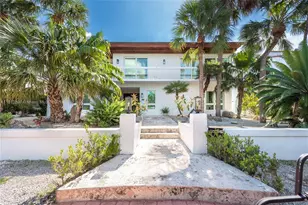 225 Harbor Dr, Key Biscayne, FL 33149 - Photo 1