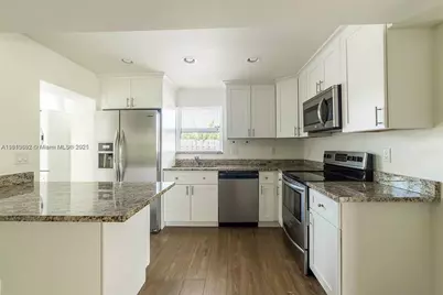 2019 NE 17th Ct #4, Fort Lauderdale, FL 33305 - Photo 1