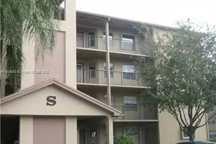 1351 SW 125th Ave, Pembroke Pines, FL 33027 - Photo 1