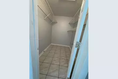 1522 NE 34th Ct #11, Oakland Park, FL 33334 - Photo 1