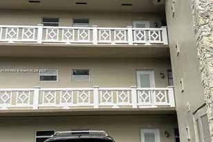 5103 NW 35th St, Lauderdale Lakes, FL 33319 - Photo 1