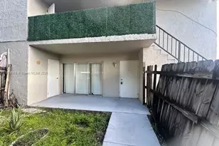 15665 SW 82nd Cir Ln, Miami, FL 33193 - Photo 1