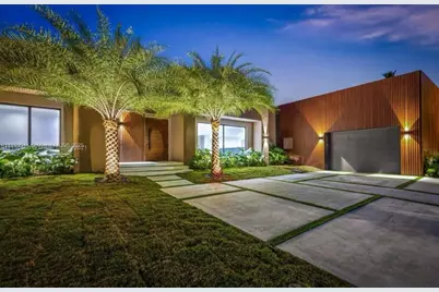 223 S Shore Dr, Miami, FL 33133 - Photo 1