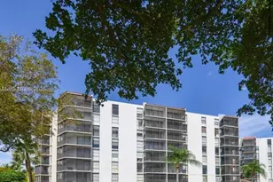 3301 N Country Club Dr, Aventura, FL 33180 - Photo 1