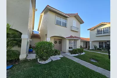 10875 NW 8th St, Pembroke Pines, FL 33026 - Photo 1
