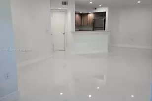 595 Vista Isles Dr, Sunrise, FL 33325 - Photo 1