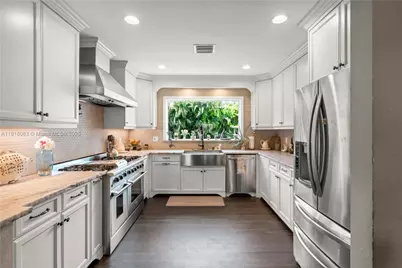 4240 SW 9th St, Plantation, FL 33317 - Photo 1