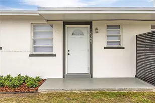 10521 SW 184th St, Cutler Bay, FL 33157 - Photo 1