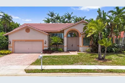 10257 SW 12th St, Pembroke Pines, FL 33025 - Photo 1