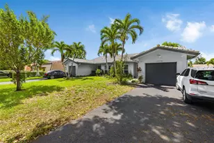 10650 NW 45th St, Coral Springs, FL 33065 - Photo 1