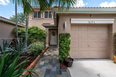 1654 SW 109th Ter, Davie, FL 33324 - Photo 1
