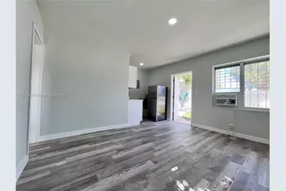 2901 NW 18th St #14, Fort Lauderdale, FL 33311 - Photo 1