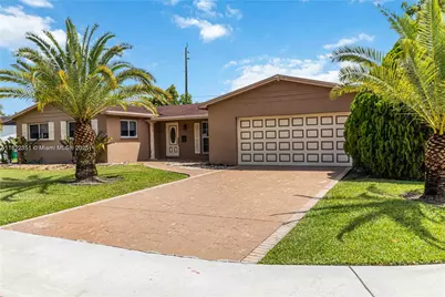 10260 SW 108th #n/a, Miami, FL 33176 - Photo 1