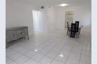 31 SE 2nd Ave #101, Hallandale Beach, FL 33009 - Photo 1