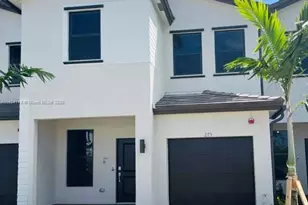 275 SW 159th Terrace, Pembroke Pines, FL 33027 - Photo 1