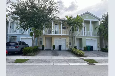 7530 NW 114th Pl, Doral, FL 33178 - Photo 1