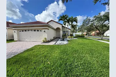 922 Falling Water Rd, Weston, FL 33326 - Photo 1