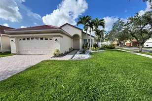 922 Falling Water Rd, Weston, FL 33326 - Photo 1