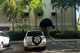 427 Santander Ave, Coral Gables, FL 33134 - Photo 1