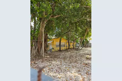 1284 NW 29th Ter, Miami, FL 33142 - Photo 1