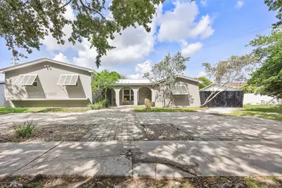 10220 SW 108th St, Miami, FL 33176 - Photo 1