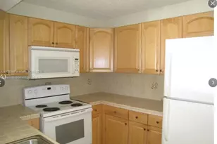 250 W Palm Cir W, Pembroke Pines, FL 33025 - Photo 1