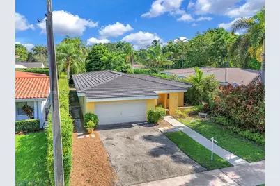 527 Gerona Ave, Coral Gables, FL 33146 - Photo 1