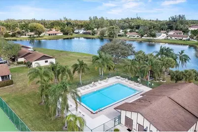 77 Via De Casas Norte, Boynton Beach, FL 33426 - Photo 1