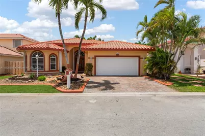 11581 SW 10th Ct, Pembroke Pines, FL 33025 - Photo 1