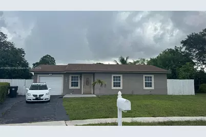405 SW 79th Ter, North Lauderdale, FL 33068 - Photo 1