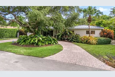 3671 N Prospect Dr, Miami, FL 33133 - Photo 1