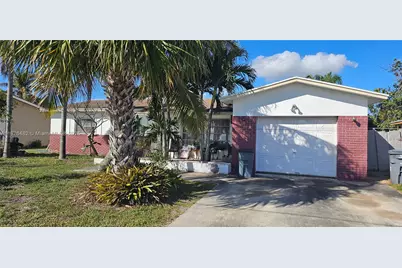 9723 SW 3rd St, Boca Raton, FL 33428 - Photo 1