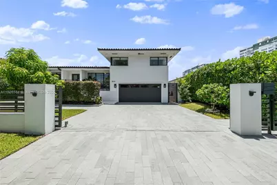 2010 NE 122nd Rd, North Miami, FL 33181 - Photo 1