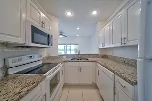 12180 SW 5th Ct, Pembroke Pines, FL 33025 - Photo 1