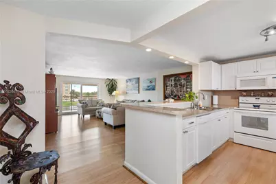 431 SE 3rd St #305, Dania Beach, FL 33004 - Photo 1