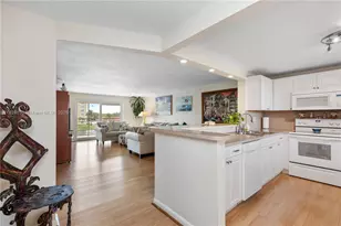 431 SE 3rd St, Dania Beach, FL 33004 - Photo 1