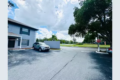 5238 Sunridge Palms Dr, Tampa, FL 33617 - Photo 1