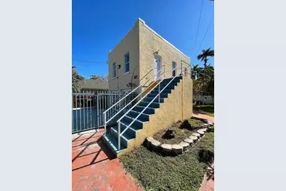 137 SE 1st Ave #2, Dania Beach, FL 33004 - Photo 1