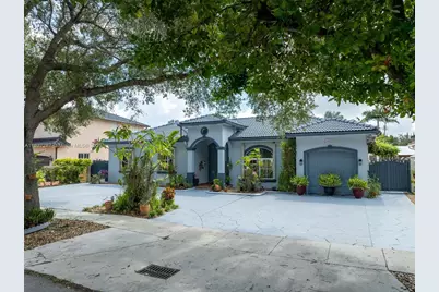 16523 NW 77th Path, Miami Lakes, FL 33016 - Photo 1