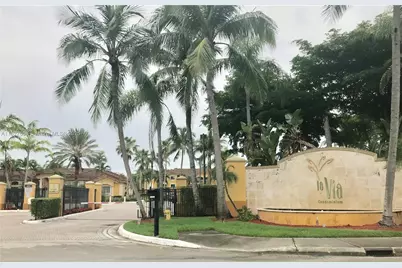 165 NW 96th Ter #3203, Pembroke Pines, FL 33024 - Photo 1