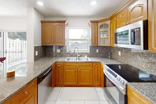 8422 SW 44th Pl, Davie, FL 33328 - Photo 1