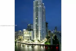31 SE 5th St, Miami, FL 33131 - Photo 1