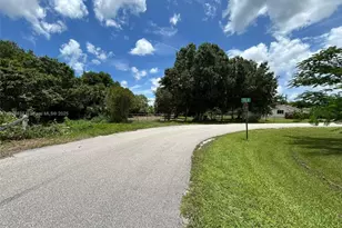 1052 Oak St, Moore Haven, FL 33471 - Photo 1