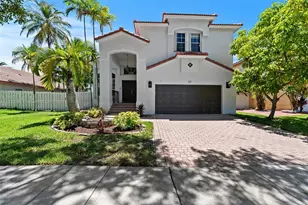 960 NW 185th Ave, Pembroke Pines, FL 33029 - Photo 1