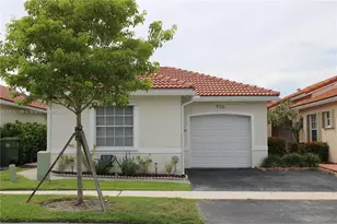 936 SW 180th Terrace, Pembroke Pines, FL 33029 - Photo 1