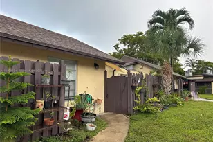 124 Fox Rd, Hollywood, FL 33024 - Photo 1