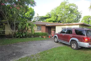 1112 NE 110th St, Miami, FL 33161 - Photo 1