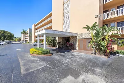 219 NE 14th Ave #101, Hallandale Beach, FL 33009 - Photo 1