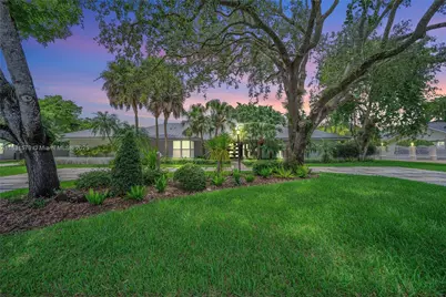 9121 SW 102nd St, Miami, FL 33176 - Photo 1