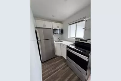 685 SW 7th Ter #2, Dania Beach, FL 33004 - Photo 1